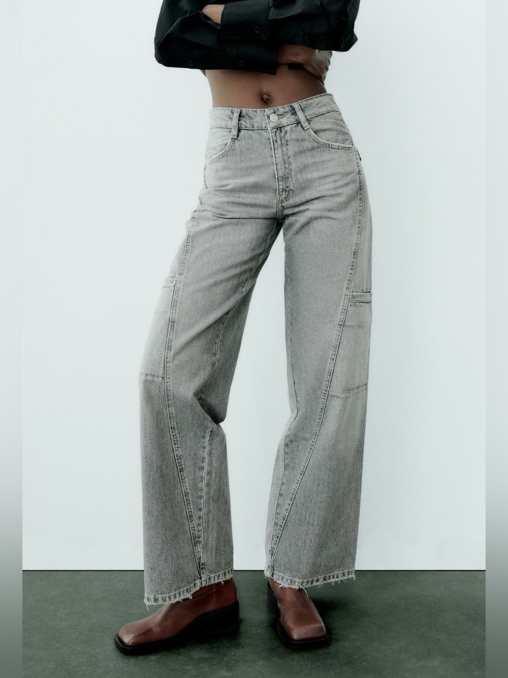 Zara Mid Rise Wide Leg Cargo Jeans - size 10